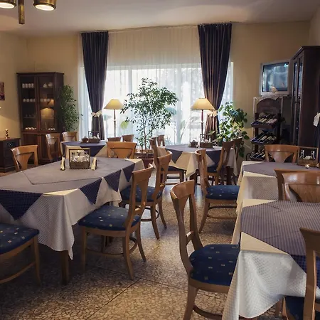 Hotel Russalka 2*